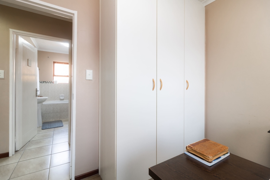 3 Bedroom Property for Sale in Protea Heights Western Cape
